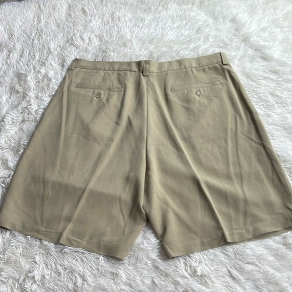 Tommy Bahama Silk Shorts - Picture 2 of 8